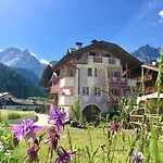 Family Bike Friendly 3* Canazei