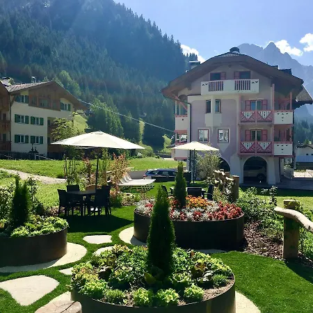 Family Ski-in Ski-out فندق مبيت وإفطار