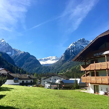 Family Ski-in Ski-out 4* Canazei