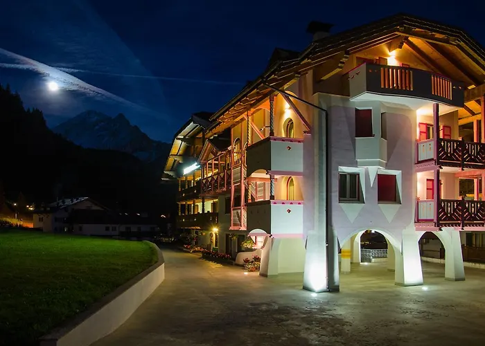 Family Ski-in Ski-out Bed and breakfast Canazei